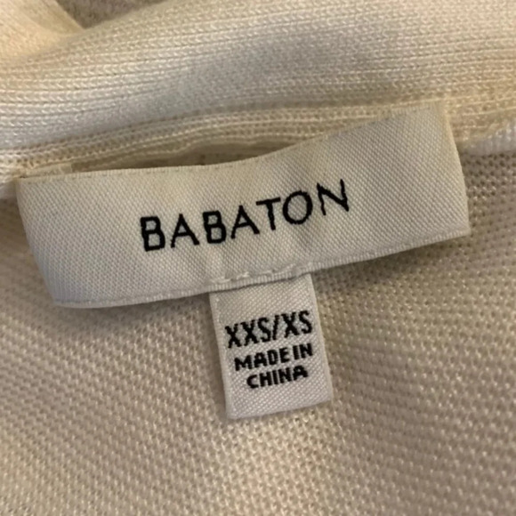 Aritzia Babaton Cardigan Sweater Dolman 3/4 Length Sleeve Button front Off White - Picture 10 of 10